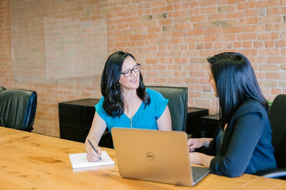 HR manager meeting a new hire